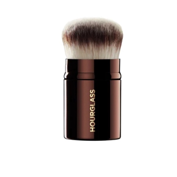 Hourglass retractable Kabuki Brush. Travel friendly - Picture 3 of 4